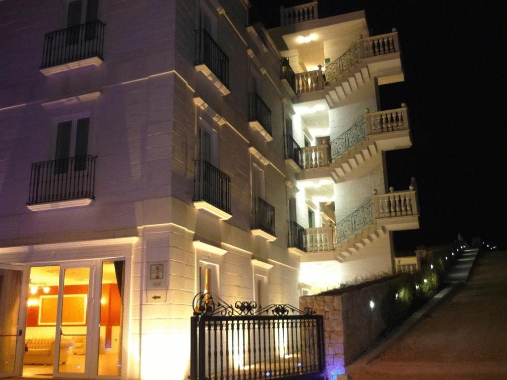 Hotel Madonna Delle Grazie Ceglie Messapica Buitenkant foto