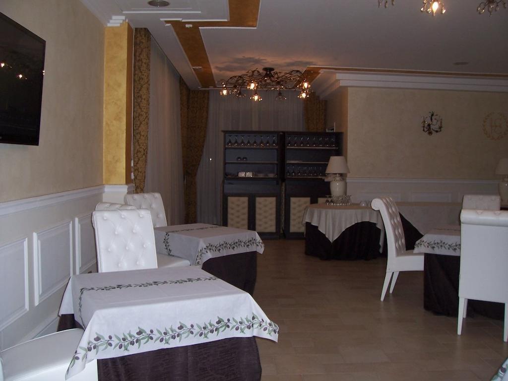 Hotel Madonna Delle Grazie Ceglie Messapica Buitenkant foto