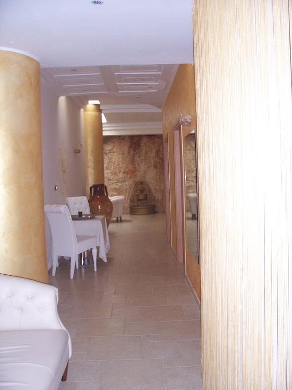 Hotel Madonna Delle Grazie Ceglie Messapica Buitenkant foto