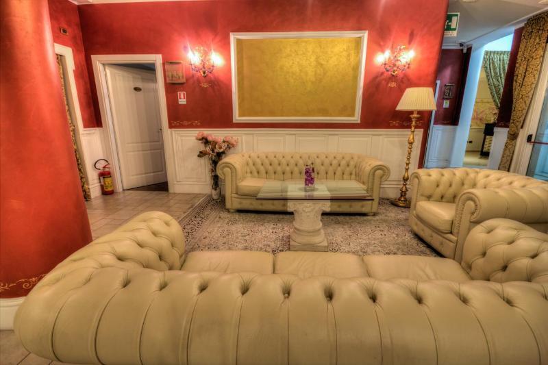Hotel Madonna Delle Grazie Ceglie Messapica Buitenkant foto