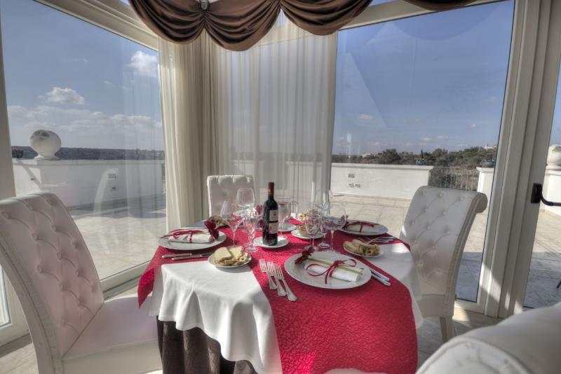 Hotel Madonna Delle Grazie Ceglie Messapica Buitenkant foto