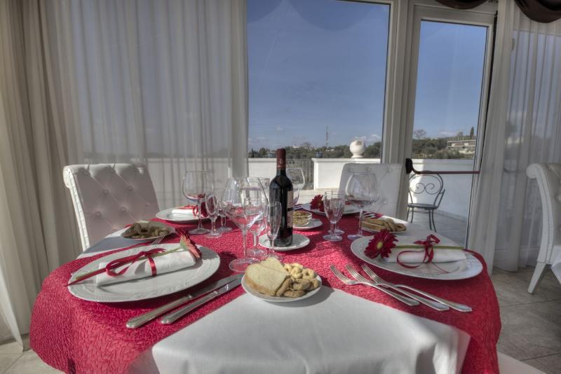 Hotel Madonna Delle Grazie Ceglie Messapica Buitenkant foto