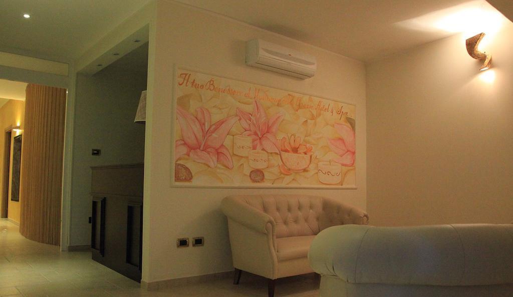 Hotel Madonna Delle Grazie Ceglie Messapica Buitenkant foto